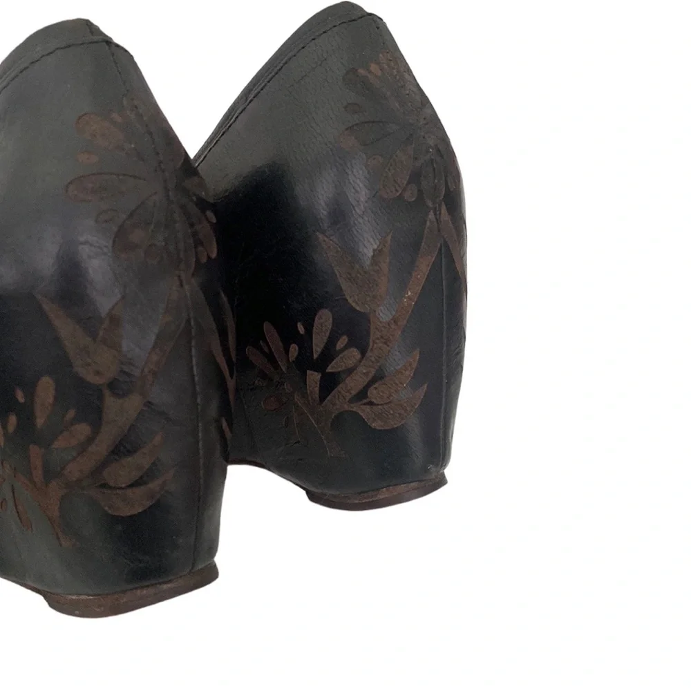 Modern Vintage Black Leather Floral Laser Cut Hidden Wedge Pumps